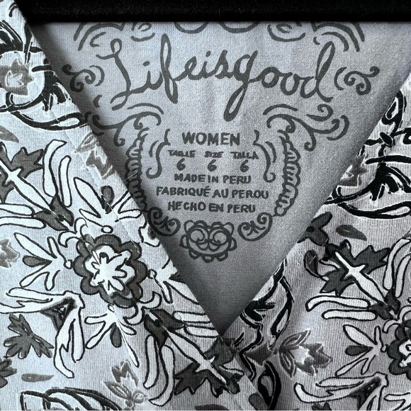 Life is Good Women's Floral V-Neck Top in Gray size 6 - Picture 3 of 12